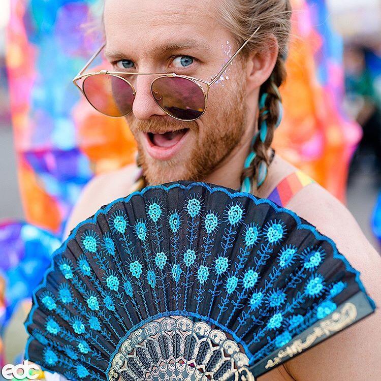 Peacock Sequin Fan - Baby Blue